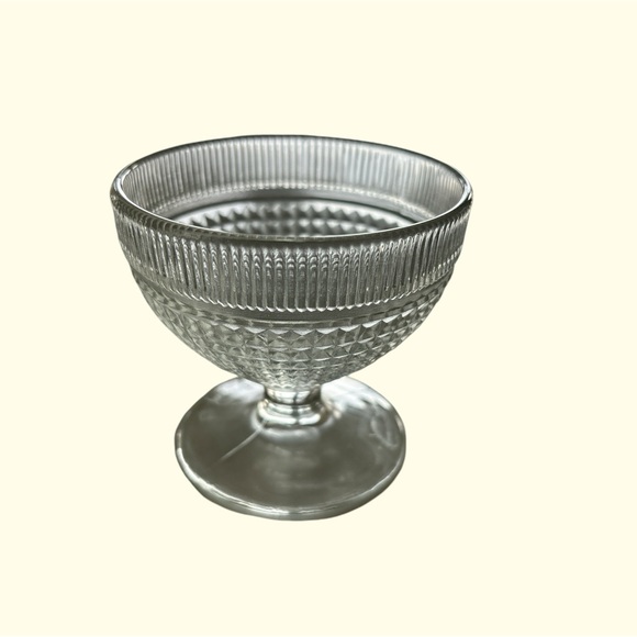 Set of 2 Canadian Hiawatha Depression Glass Sherbet Dessert Bowls - Picture 2 of 2